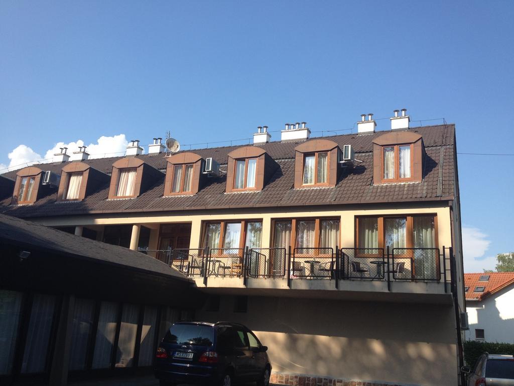 Hotel Family Balatonföldvár Esterno foto