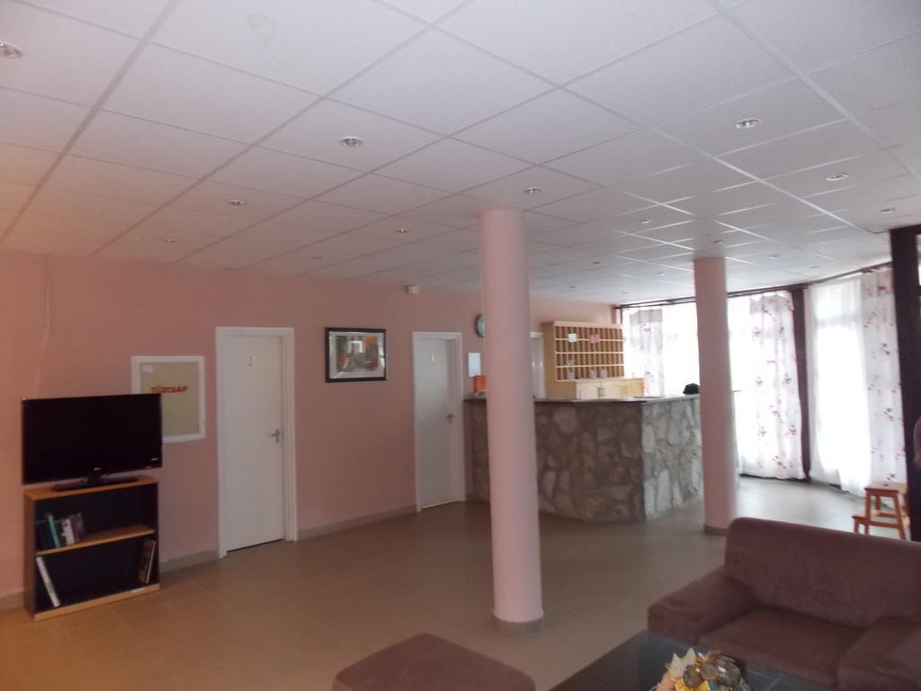 Hotel Family Balatonföldvár Esterno foto