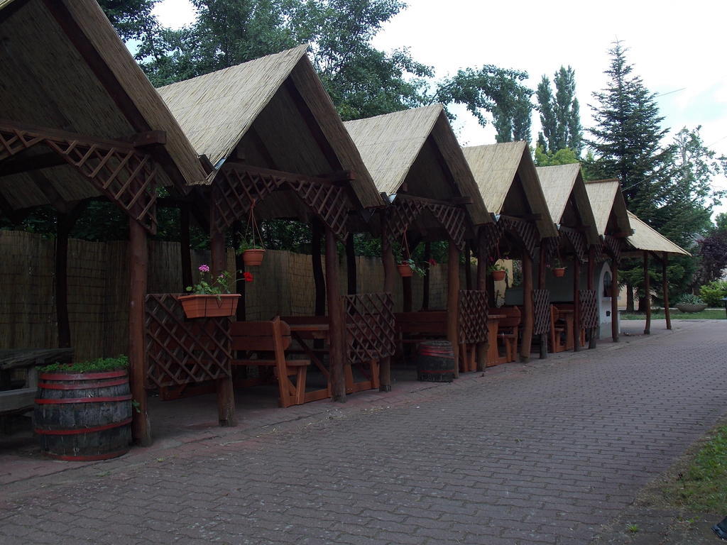 Hotel Family Balatonföldvár Esterno foto