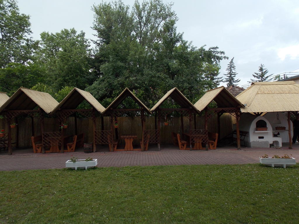 Hotel Family Balatonföldvár Esterno foto