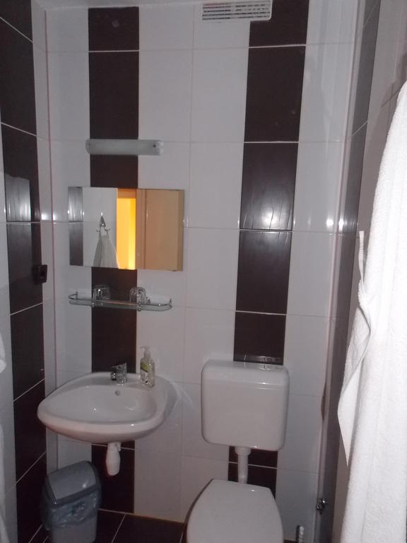 Hotel Family Balatonföldvár Esterno foto
